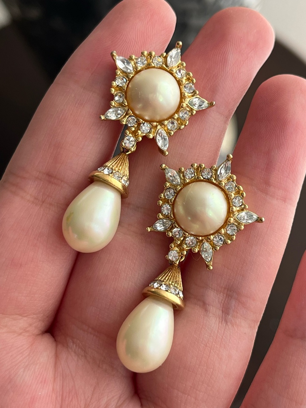 Authentic Vintage Dior Starburst Teardrop Pearl Dangle 14k Gold Post Earrings